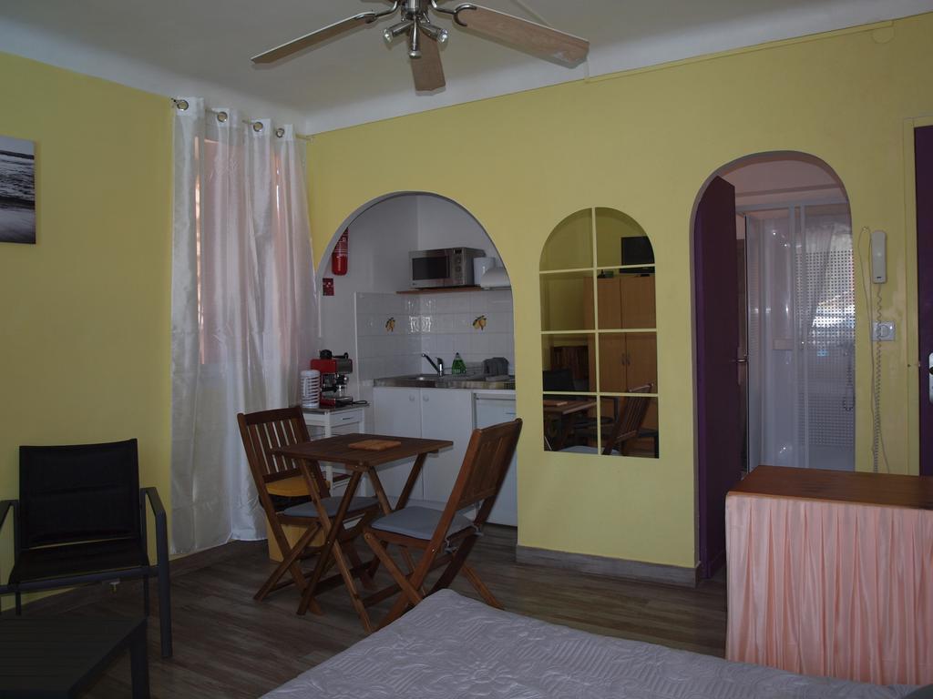 Hotel Restaurant - Villa Les Sirenes Argeles-sur-Mer Room photo